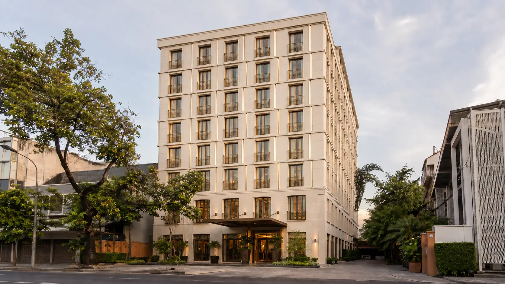 Concept for an eight-storey ivory contemporary modern boutique hotel